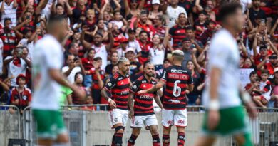 Flamengo goleia o Juventude e segue em busca dos líderes do Brasileirão