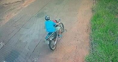 Vídeo: mulher sofre assédio no meio da rua por motociclista em Campo Grande