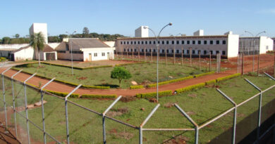 Interno é flagrado com drogas durante vistoria na penitenciária de Dourado