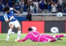 Gabigol faz gol da vitória no fim, e Cruzeiro tira o Flamengo da liderança do Brasileiro
