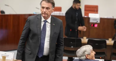 Bolsonaro nega plano de golpe, pede desculpa ao STF e critica urnas