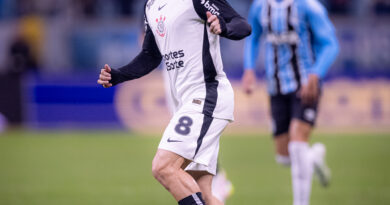 Em jogo de belos gols, Grêmio e Corinthians ficam no empate