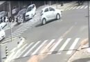 Vídeo: casal é arremessado da moto após bater em carro que fez manobra indevida na Capital