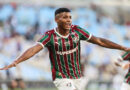 Arana marca nos acréscimos, e Fluminense bate o Athletico no Maracanã