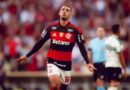 Flamengo vence o Coritiba e vai para as férias na vice-liderança do Brasileirão