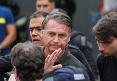 Moraes autoriza depoimento de Bolsonaro sobre arma apreendida pela PM