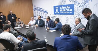 Vereadores cobram solução para buracos e secretário anuncia ampliação de frentes de trabalho nas próximas semanas