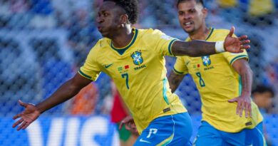 Raphinha, Vini Jr. e Douglas Santos se destacam nos números da estreia