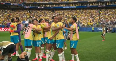 Brasil masca chiclete no 1º tempo, mas volta a jogar bola no 2º para vencer o Japão e avançar na Copa do Mundo