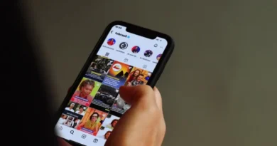 Redes sociais causam polarização e isolamento político em jovens