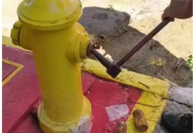 Vídeo: hidrante é encontrado entupido com latinhas de cerveja em Corumbá