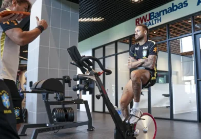 Neymar faz novos exames, segue fora dos treinos e presença contra o Haiti é improvável
