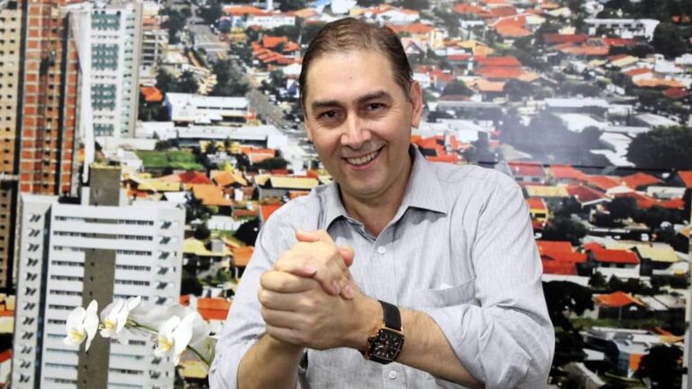 “E o Bernal?”: Morto aos 60 anos, ex-prefeito foi do auge absoluto ao caos definitivo da vida pública