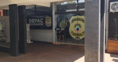 Jovem de 19 anos é preso após agredir a própria mãe com tijolo e faca em Dourados