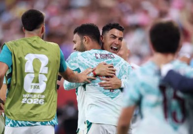 Cristiano Ronaldo marca, Portugal vira sobre a Croácia e avança às oitavas