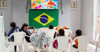 Buscando recomeço, famílias migrantes acham abrigo na Capital