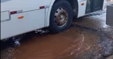 Vídeo: Bairro Jardim Presidente tem tantos buracos que até a prefeita não consegue ir visitar