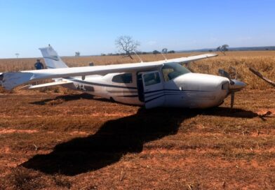 Forças policiais procuram por ocupantes de avião interceptado pela FAB