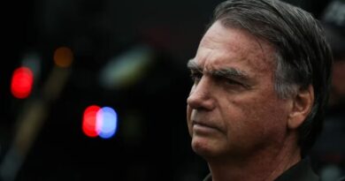 Moraes manda Exército entregar armas registradas em nome de Bolsonaro