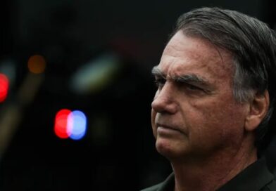Moraes manda Exército entregar armas registradas em nome de Bolsonaro