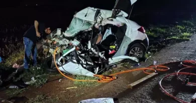 Tragédia na BR-267: acidente entre carro e caminhão-tanque matou motorista e adolescente de 13 anos