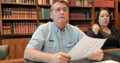 Moraes autoriza Bolsonaro a sair da prisão domiciliar para dentista