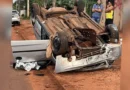 Embriagado, motorista morre ao capotar carro na Avenida Guaicurus; passageira de 17 anos sofreu ferimentos