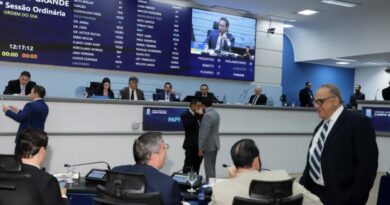 Vereadores aprovam 22 projetos voltados a aposentados, recursos para habitação e educação