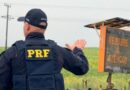 Com carro furtado, dupla enche o tanque em posto, foge sem pagar e acaba presa pela PRF