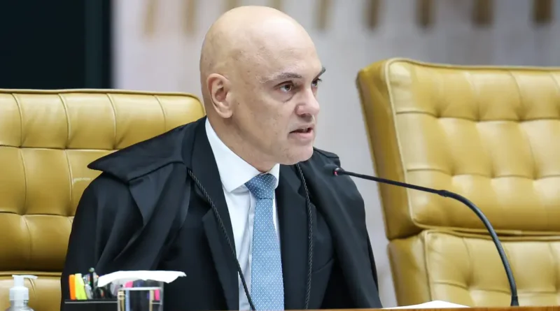 Moraes encaminha a Fachin pedido de investigação contra Mendonça