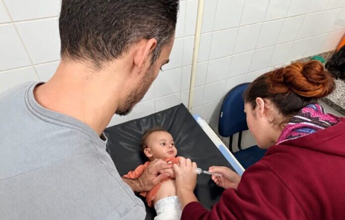 Essencial para proteger contra a tuberculose, vacina BCG só é oferecida em 10 postos da Capital