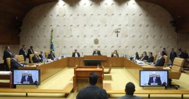 Ex-ministros do STF pedem apuração rigorosa da “mais aguda crise”