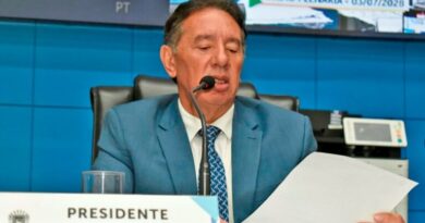Em nome da Mesa Diretora, presidente parabeniza eleitos e pede continuidade do respeito