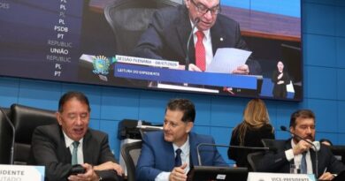 Ordem do Dia: Deputados aprovam projetos do Governo e inclusão no Calendário Oficial