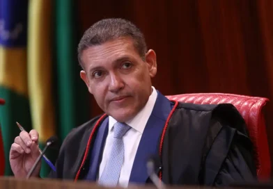 Kassio atende Flávio e suspende propaganda do PT que cita caso Master