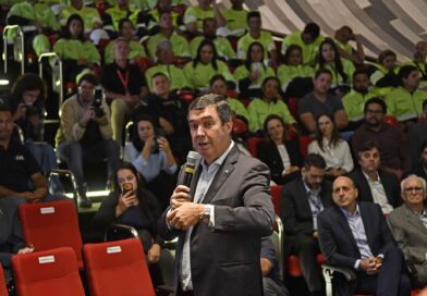 Riedel reconhece vitória de Lula, defende foco em obras e separa política de gestão