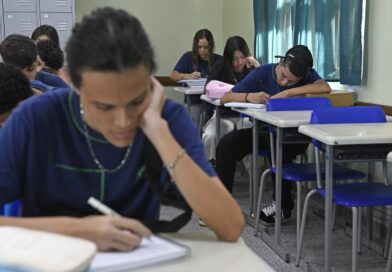 Com transmissão ao vivo, jovens de MS terão aulão gratuito de Redação e Biologia com foco no Enem