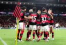 Flamengo vence Atlético-MG com gol nos acréscimos e mantém liderança do Brasileirão