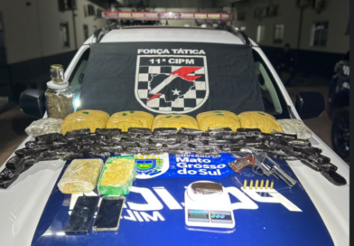 Fuga de moto termina com prisão e apreensão de drogas e arma em Campo Grande