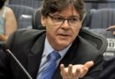 Deputado Paulo Duarte colocou stent na artéria carótida direita e segue internado