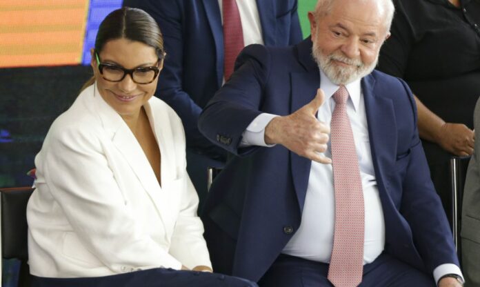 TSE: ministros ordenam que Lula e Janja removam vídeos contra Flávio