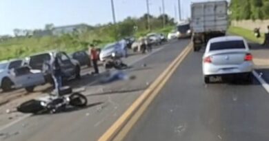 Morre segundo motociclista que bateu em caminhonete no cruzamento da BR-163